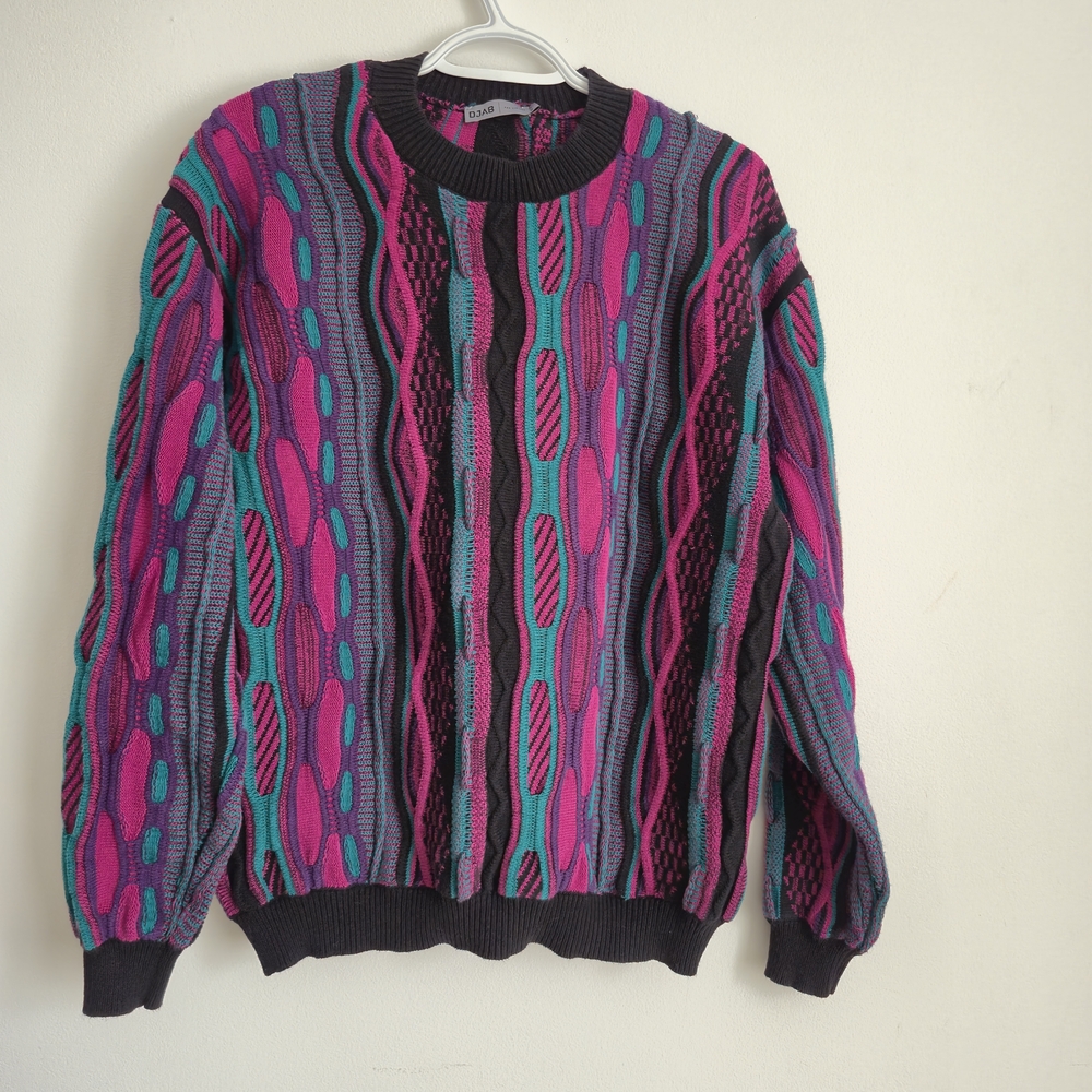 Vintage-Inspired Men's Crewneck Sweater in Magenta & Teal